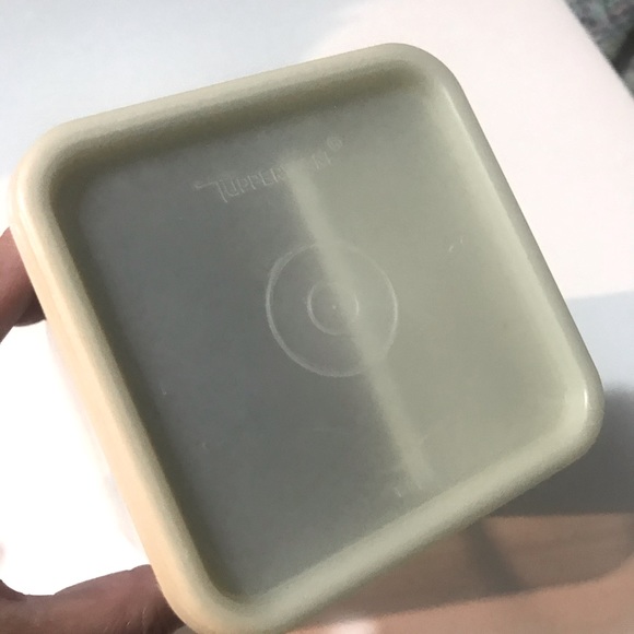 Tupperware Cheese Block Keeper - Picture 3 of 4
